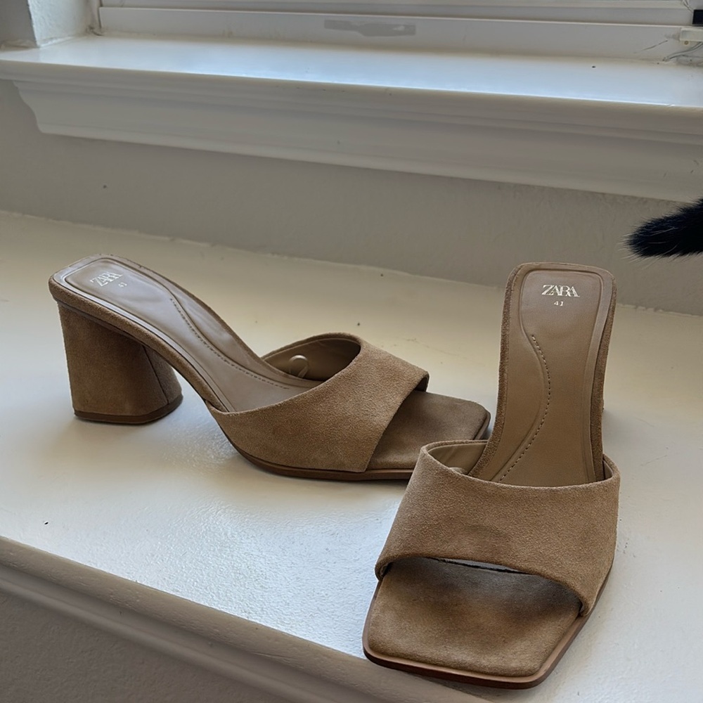 Zara Nude Suede heels